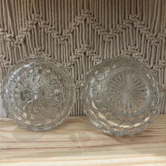 Vintage Fostoria American clear covered candy dish - Picture 3 of 3